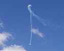 Un avion descendu en flammes ? Non, juste un looping avec le fumigne
