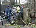 La passerelle sur un bras de l'Yerres au Moulin du Breuil