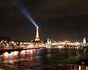 Cette anne, la Tour Eiffel prise du Pont de la Concorde est un peu floue, dommage